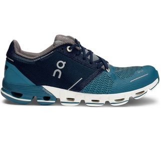 tenis on running cloudflyer