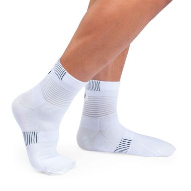 357.00867-ultralight-mid-sock-white-black-A